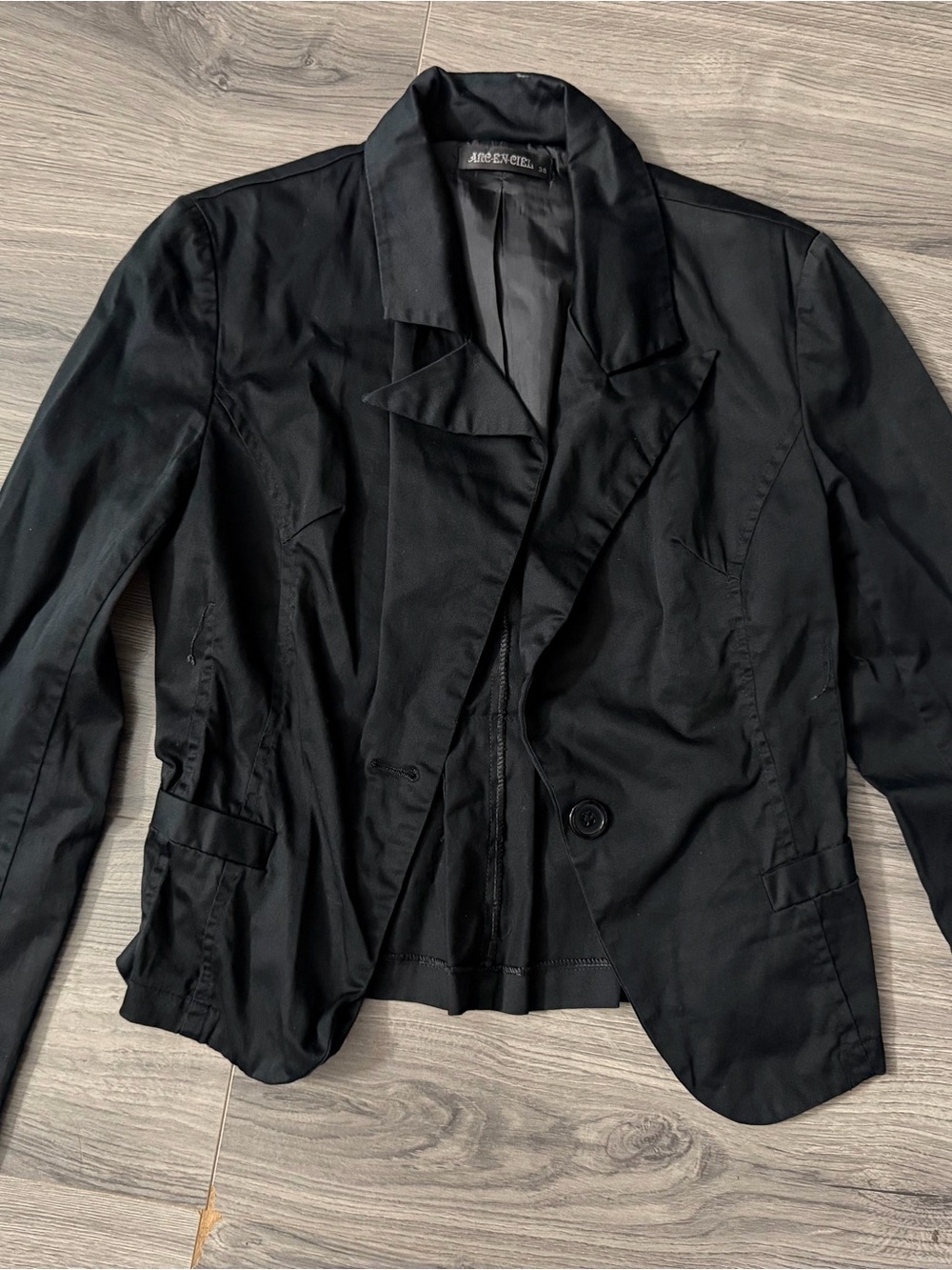 Vintage Arc-en-ciel 2000’s cropped fitted blazer